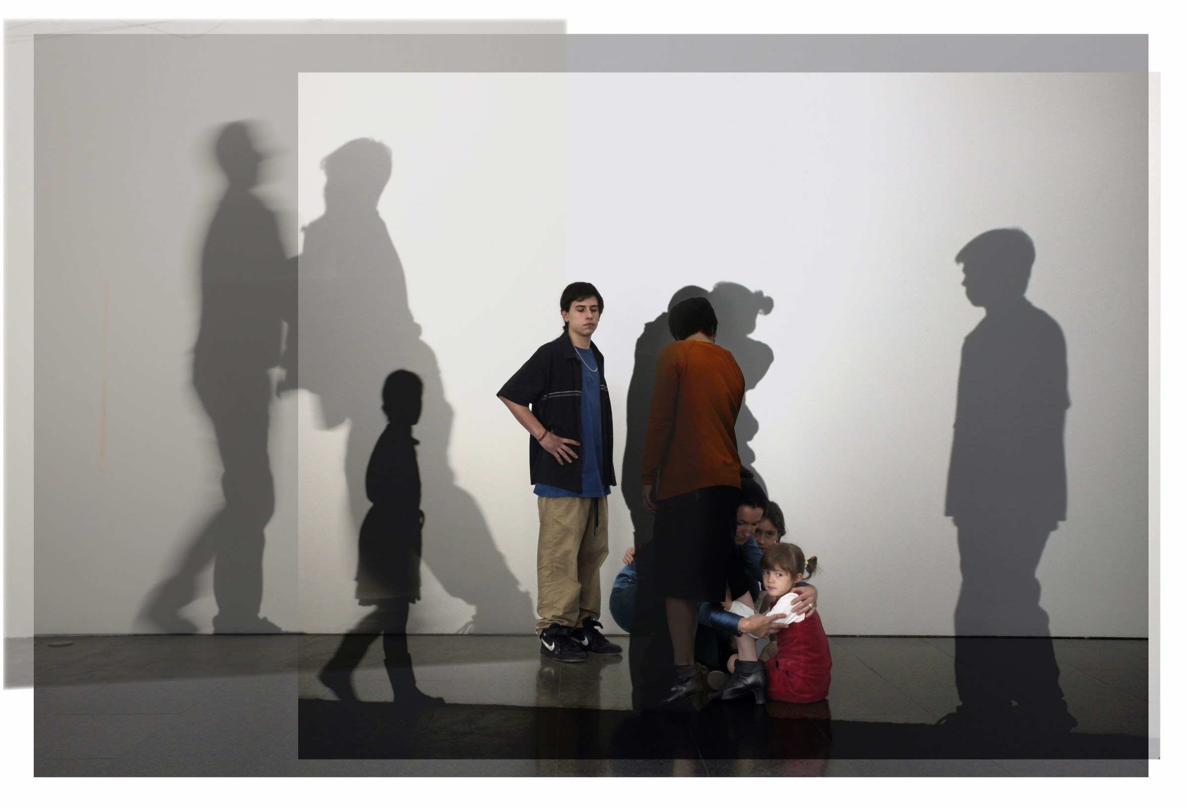Ausencia del padre (lazos Familiares #2), (Ed.3), 2012, fotografía color, 110 X 161,5 cm.